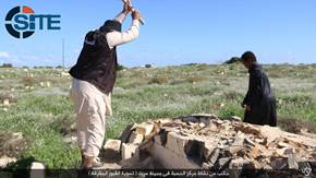  IS Tripoli Province Publishes Photos of Fighters Smashing Graves in Sirte1